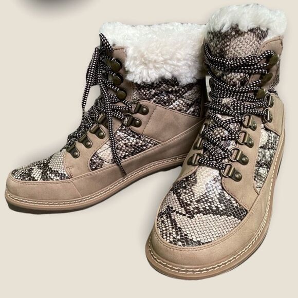 NEW JustFab Venice Hiker Lace-Up Boots Womens Sz 8.5 - Picture 7 of 11